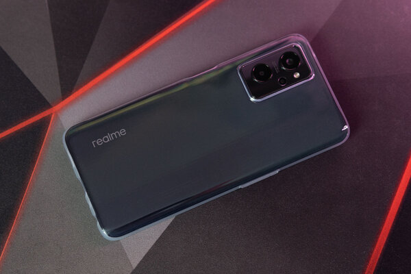 Почему производители так часто выпускают смартфоны, или обзор Realme 9i — Внешний вид и эргономика. 2
