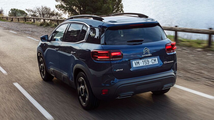 Citroen представила рестайлинговый C5 Aircross: решётка с подсветкой, яркий логотип и 18-дюймовые диски