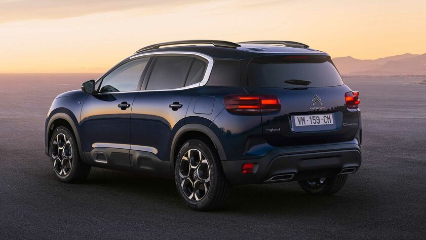 Citroen представила рестайлинговый C5 Aircross: решётка с подсветкой, яркий логотип и 18-дюймовые диски