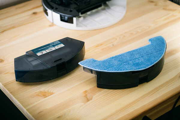 Если хотели попробовать робот-пылесос, у HONOR есть недорогой: Choice Robot Cleaner R1 — Комплектация. 1