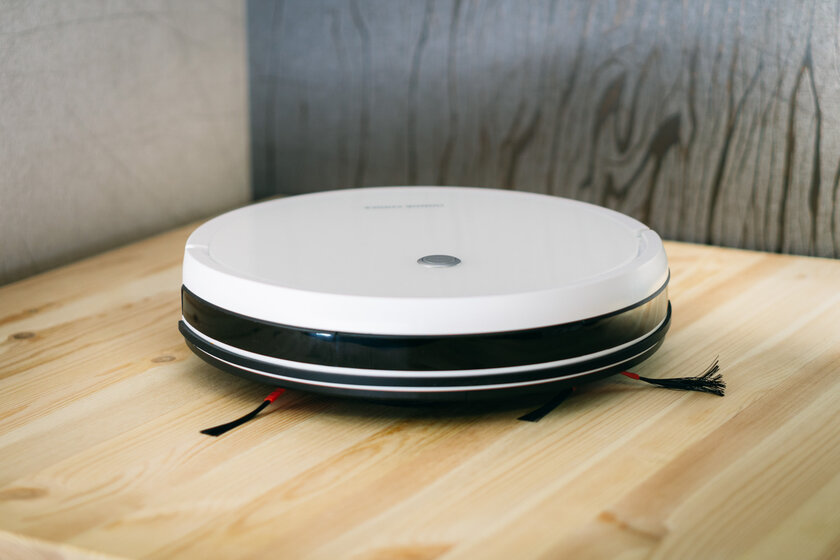 Если хотели попробовать робот-пылесос, у HONOR есть недорогой: Choice Robot Cleaner R1 — Дизайн. 1