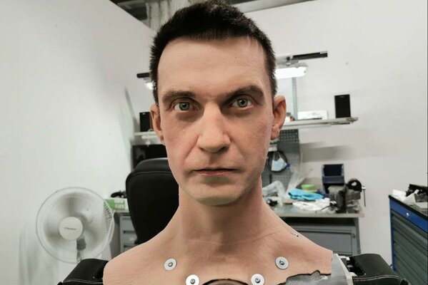 Испытание летающего такси и реалистичный робот: изобретения России в январе