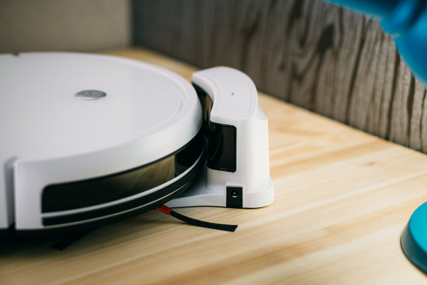 Если хотели попробовать робот-пылесос, у HONOR есть недорогой: Choice Robot Cleaner R1 — Аккумулятор. 1