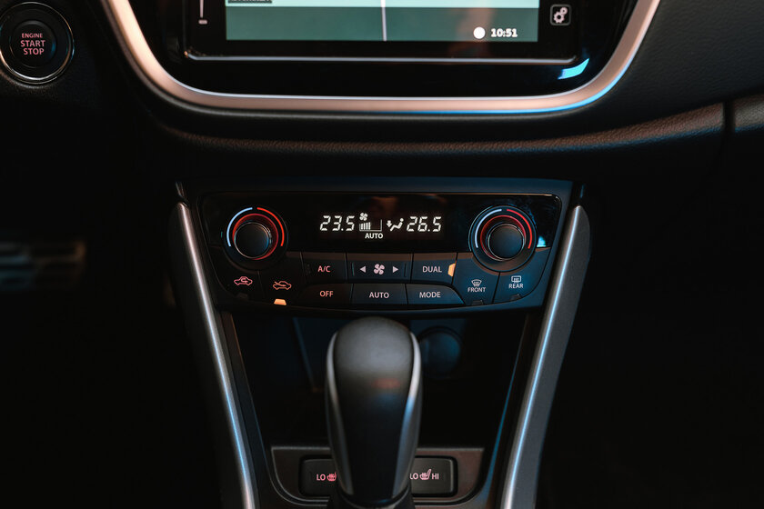 Это авто обманывает своей внешностью. Тест-драйв Suzuki SX4 2020 — Снаружи и внутри. 4