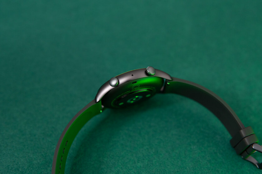 Не браслет в формате часов, а полноценные смарт-часы. Обзор Amazfit GTR 3 Pro — Особенности внешнего вида. 9