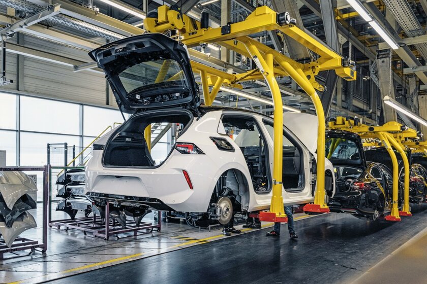 Opel запускает производство новой Astra: стильное авто привезут и в Россию