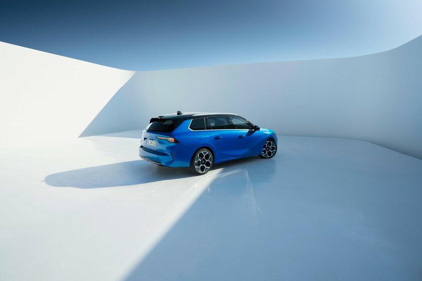 Opel запускает производство новой Astra: стильное авто привезут и в Россию