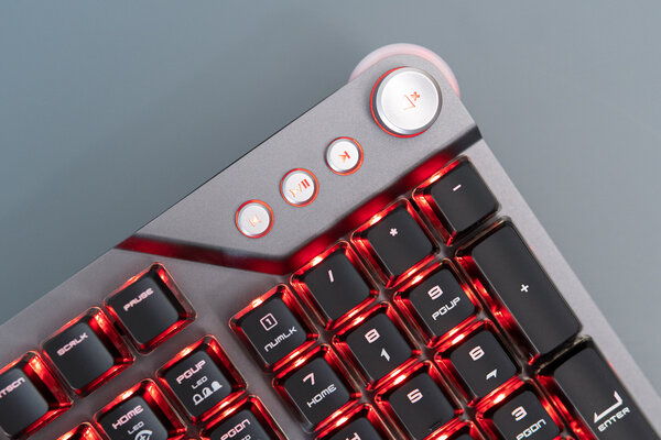 Свои свитчи теперь и у MSI — зачем? Обзор полупрозрачной клавиатуры Vigor GK71 Sonic — Внешний вид и удобство. 7