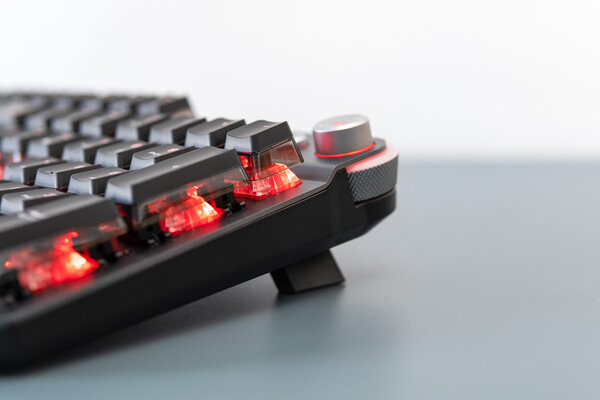 Свои свитчи теперь и у MSI — зачем? Обзор полупрозрачной клавиатуры Vigor GK71 Sonic — Внешний вид и удобство. 8
