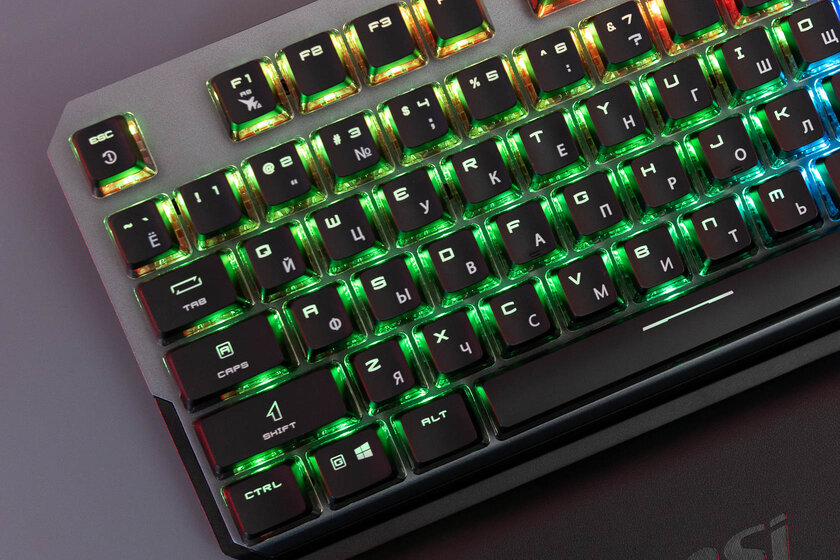Свои свитчи теперь и у MSI — зачем? Обзор полупрозрачной клавиатуры Vigor GK71 Sonic — Внешний вид и удобство. 6
