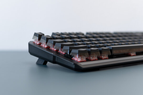 Свои свитчи теперь и у MSI — зачем? Обзор полупрозрачной клавиатуры Vigor GK71 Sonic — Внешний вид и удобство. 2