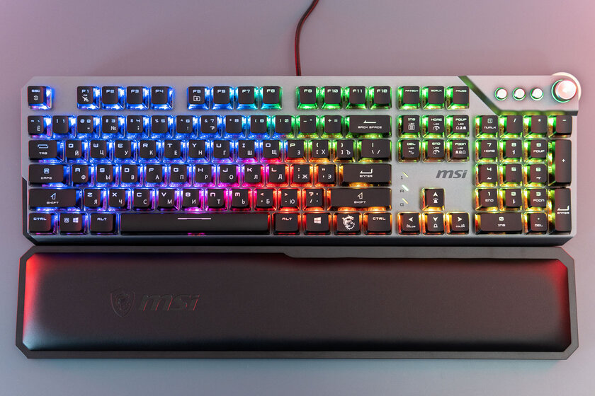 Свои свитчи теперь и у MSI — зачем? Обзор полупрозрачной клавиатуры Vigor GK71 Sonic — Переключатели и подсветка. 1