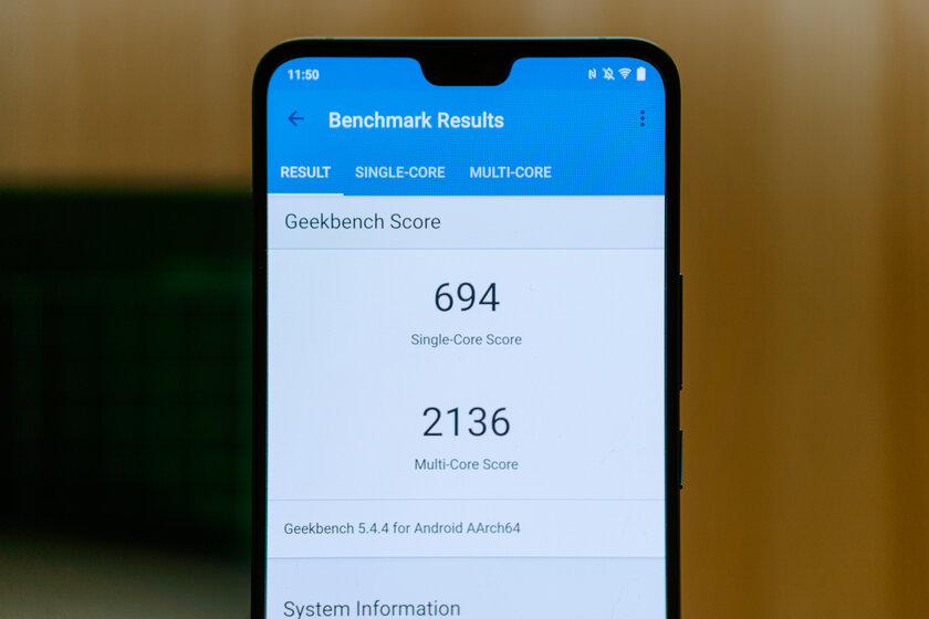 Хорошо всё, на что другие производители не обращают внимание. Обзор Vivo V23 — Железо. 1
