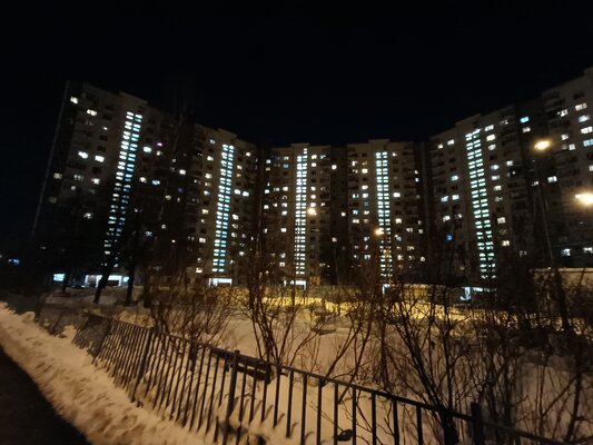 Меняет цвет на солнце и меряет пульс экраном. Обзор очень необычного Realme 9 Pro+ 5G — Камеры. 12