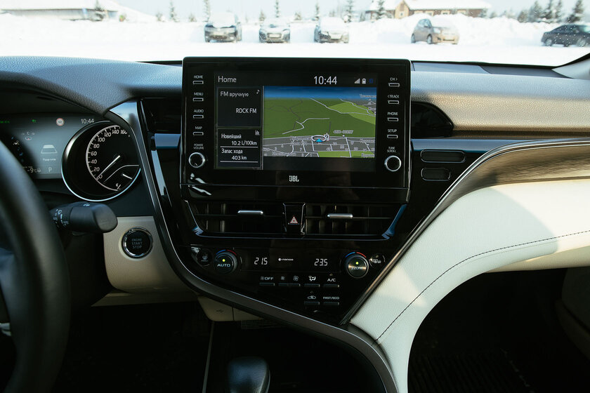 Что, если Toyota Camry не такси, а личное авто? Отрёкся от стереотипов — Встречаем по одёжке. 12
