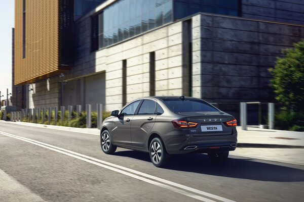 Серийная LADA Vesta нового поколения сошла с конвейера. Первые фото