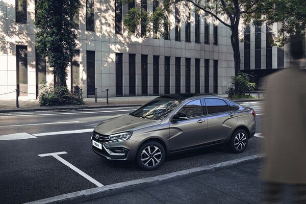 Серийная LADA Vesta нового поколения сошла с конвейера. Первые фото