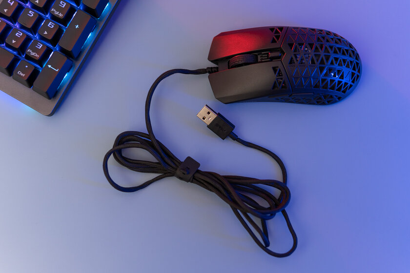 У мышки дырчатый корпус, и это разумно. Обзор ASUS TUF Gaming M4 Air — Подключение. 1
