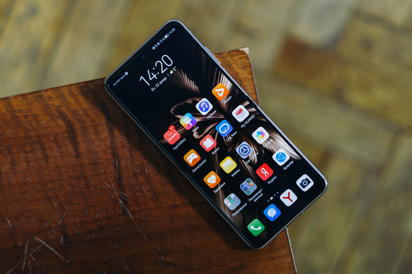 Складные телефоны отстают от обычных, но не этот. Тестирую Huawei P50 Pocket и удивляюсь — Дисплей. 1
