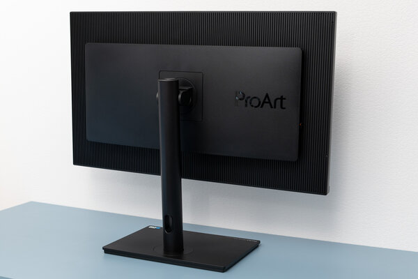 32 дюйма для профессионалов. Обзор ASUS ProArt Display PA329CV — Внешний вид и подставка. 3