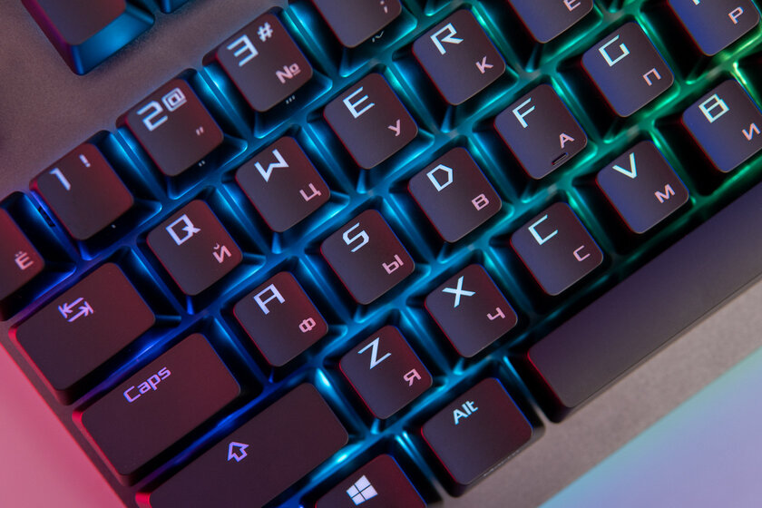 Можно самому заменять свитчи: и Cherry, и ROG! Тестирую ASUS ROG Strix Flare II Animate — Внешний вид и удобство. 11