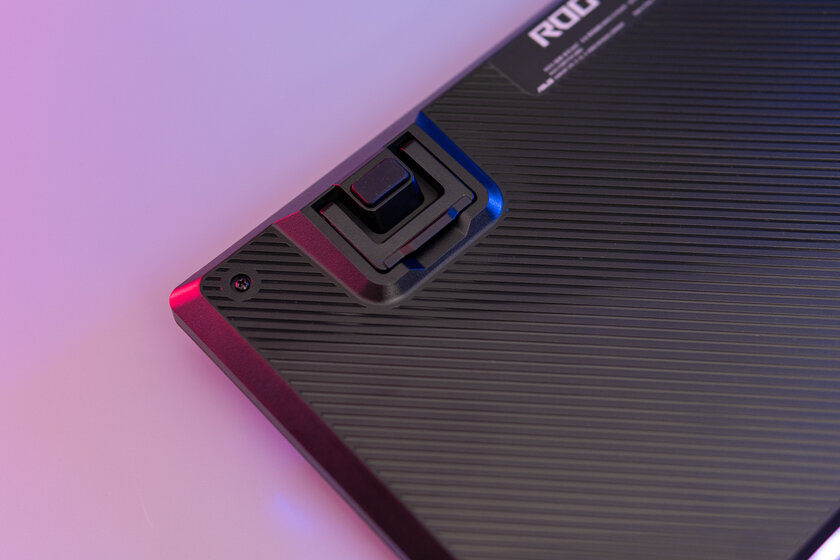 Можно самому заменять свитчи: и Cherry, и ROG! Тестирую ASUS ROG Strix Flare II Animate — Внешний вид и удобство. 12
