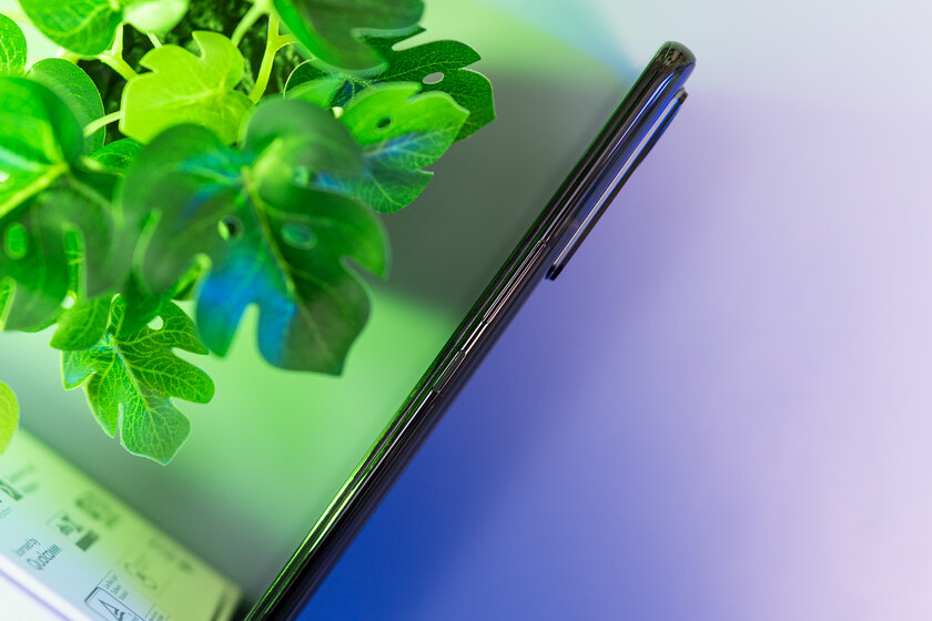 Каково, когда фронталка спрятана в экран? Две недели с ZTE Axon 30 — Внешний вид. 4