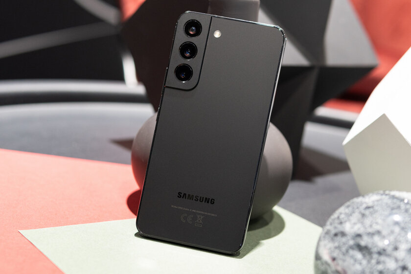Дождался окончания ажиотажа и трезво оценил Galaxy S22. Он особенный — Отзыв спустя две недели использования. 1