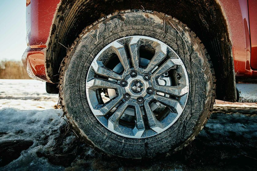 Сначала недоумеваешь, а потом не можешь оторваться. Тест-драйв Mitsubishi L200 (2019) — В путь. 1