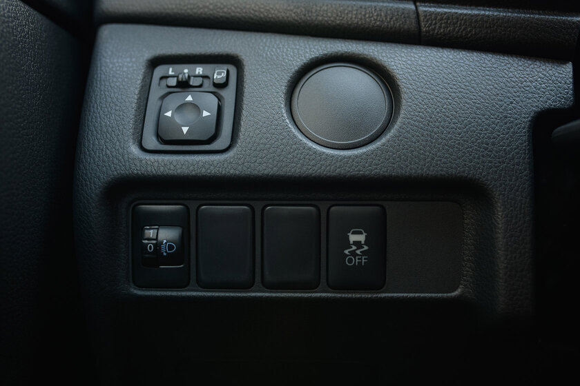 Сначала недоумеваешь, а потом не можешь оторваться. Тест-драйв Mitsubishi L200 (2019) — В статике. 25