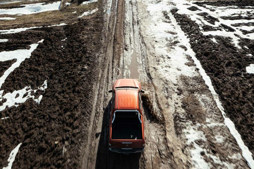 Сначала недоумеваешь, а потом не можешь оторваться. Тест-драйв Mitsubishi L200 (2019) — В путь. 5