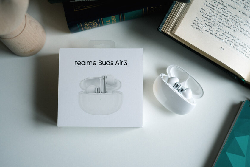 И низкую цену сохранили, и характеристики прокачали. Обзор Realme Buds Air 3 — Что в комплекте. 1