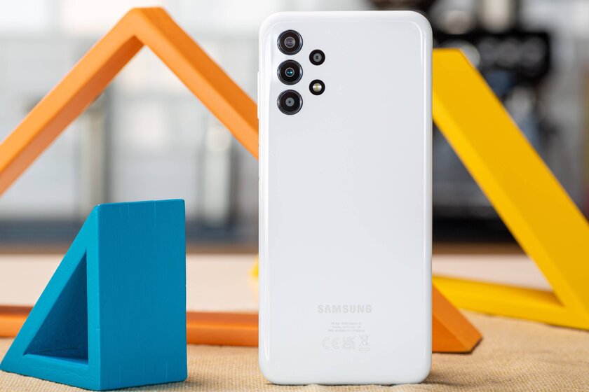 Обзор Galaxy A13: Samsung научилась делать дешёвые смартфоны, почти — Дизайн. 1