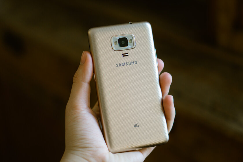 Samsung уже пытались заменить Android: обзор последнего смартфона на Tizen