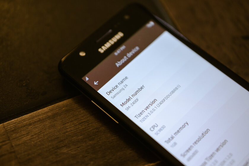 Samsung уже пытались заменить Android: обзор последнего смартфона на Tizen