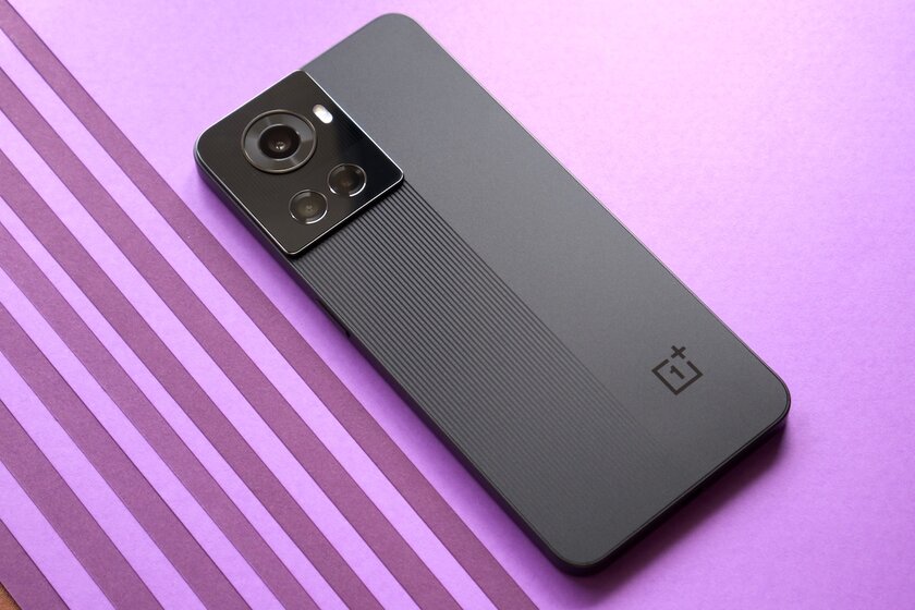 Обзор OnePlus 10R: отличный корпус, но ужасные камера и система