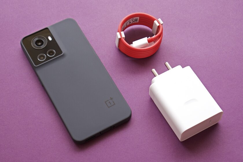 Обзор OnePlus 10R: отличный корпус, но ужасные камера и система — Распаковка. 1