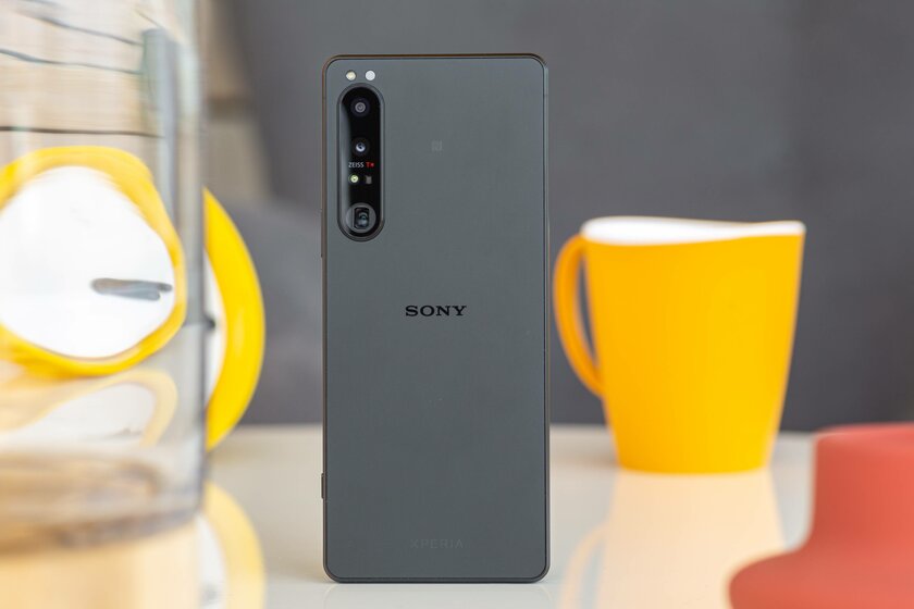 Обзор Sony Xperia 1 IV: шикарный смартфон со странными недостатками