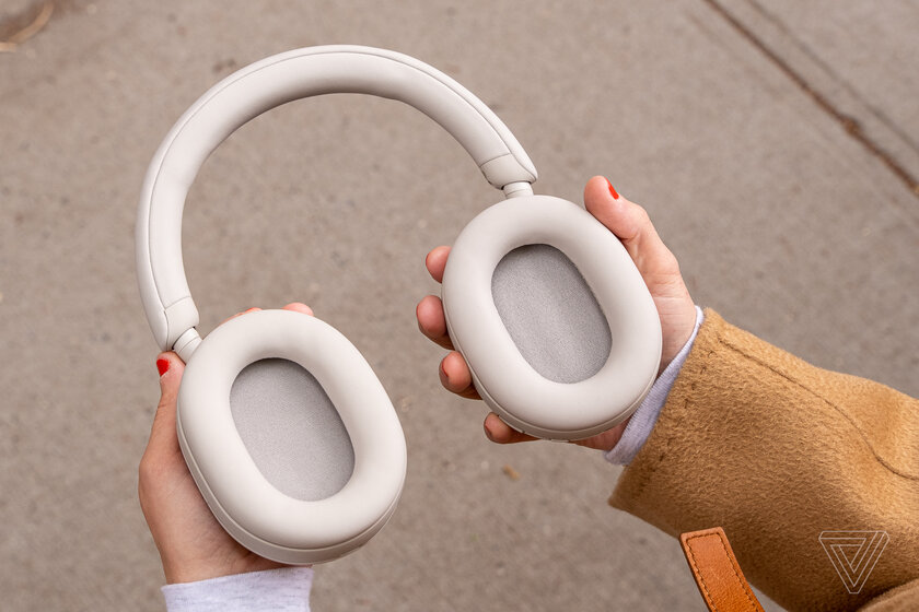 Обзор Sony WH-1000XM5: отличные наушники с ворохом проблем