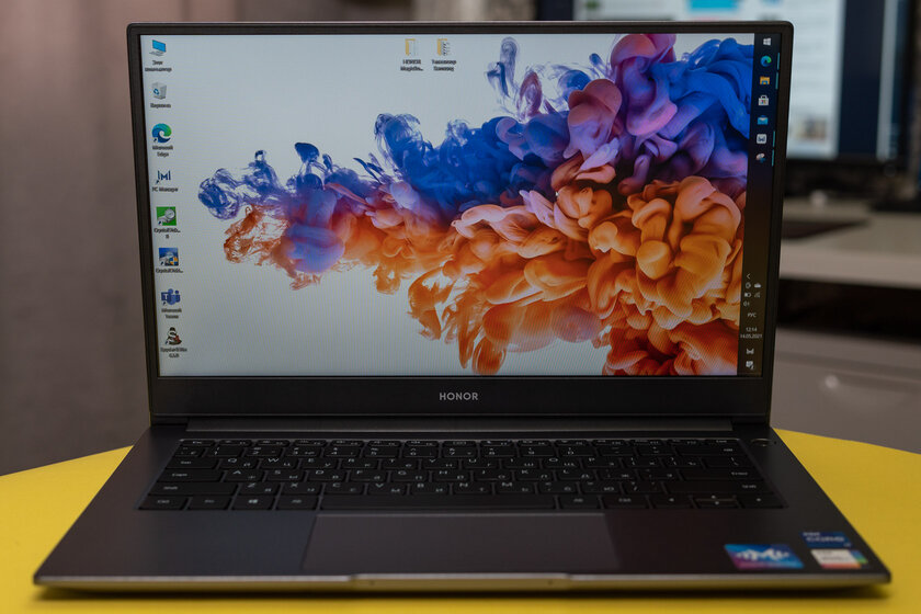 Представлен HONOR MagicBook 14 — первый ноутбук с GaN-зарядкой на 100 Вт в комплекте