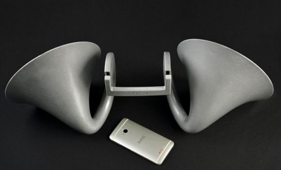 Gramohorn II — необычная док-станция для смартфонов линейки HTC One