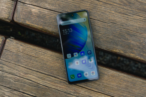 Обзор Tecno Camon 18: хороший баланс характеристик, а как в деле? — Дисплей. 1