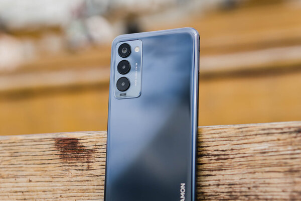 Обзор Tecno Camon 18: хороший баланс характеристик, а как в деле? — Дизайн. 3