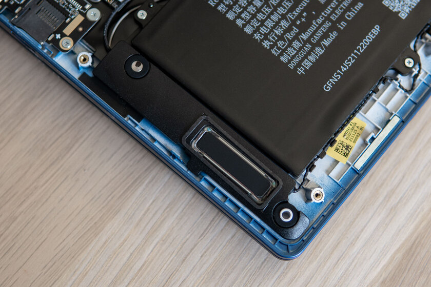 Доступный ноутбук с крепким корпусом и плавным шарниром. Обзор Infinix InBook X2 — Дисплей и звучание. 4