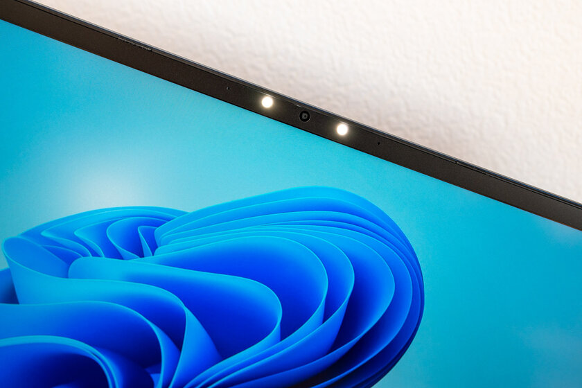 Доступный ноутбук с крепким корпусом и плавным шарниром. Обзор Infinix InBook X2 — Дисплей и звучание. 3