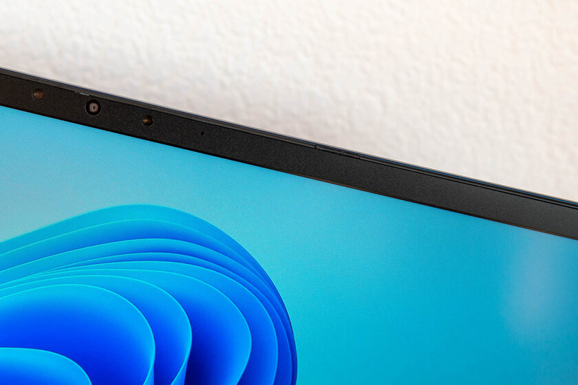 Доступный ноутбук с крепким корпусом и плавным шарниром. Обзор Infinix InBook X2 — Дисплей и звучание. 2
