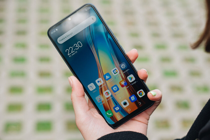 Тот редкий случай, когда доступно — не значит плохо. Обзор Tecno Spark 8C — Дисплей. 1