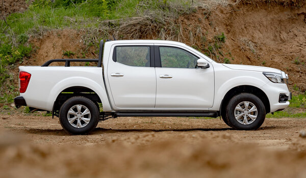 В России появился китайский пикап Dongfeng Rich 6 — родственник Nissan Navara
