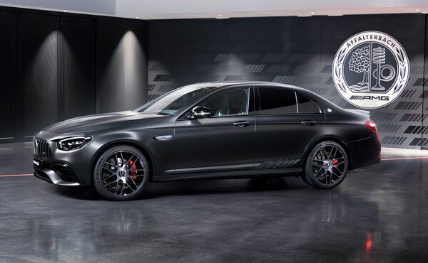 Mercedes выпустил спецверсию AMG E 63 S — последнюю модель семейства с V8