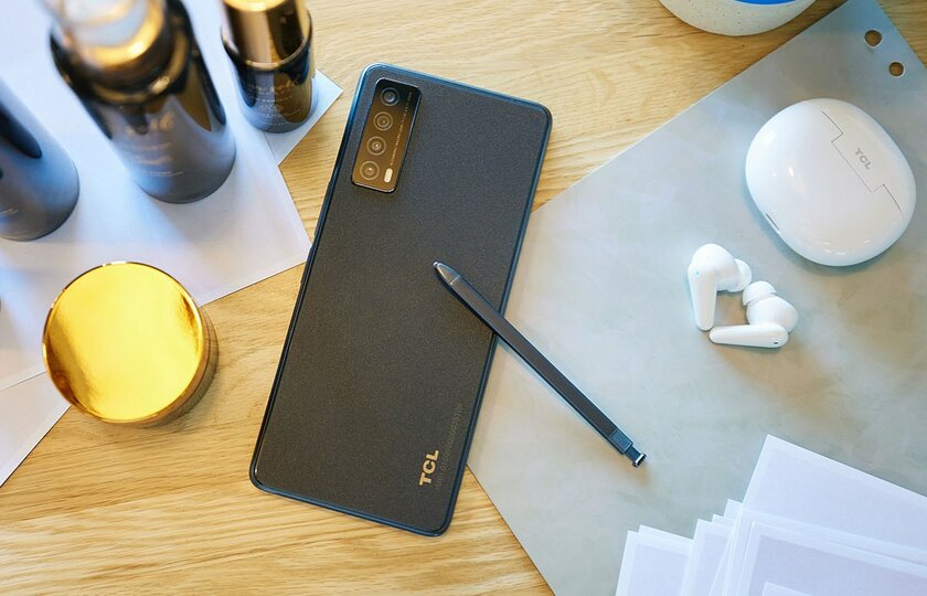 Представлен TCL Stylus 5G со стилусом. Как Galaxy Note, только в 5 раз дешевле
